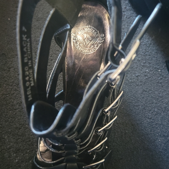 Milwaukee heels - Picture 2 of 3